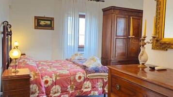 4 bedrooms, in-room safe, iron/ironing board, travel crib