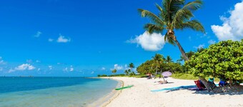 Sunset Harbor Waterfront Villa With Dock Cabana Club