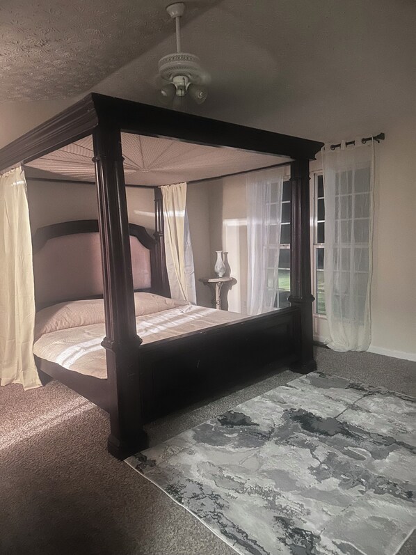 Iron/ironing board, WiFi, bed sheets - Peaceful Oasis in Stonecrest With A/C (Stonecrest)