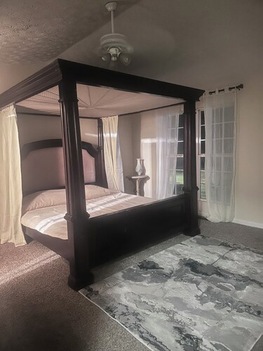 Peaceful Oasis in Stonecrest With A/C