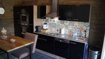 Mikrowelle, Ofen, Herdplatte, Geschirrspüler