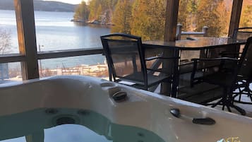 Bain à remous extérieur