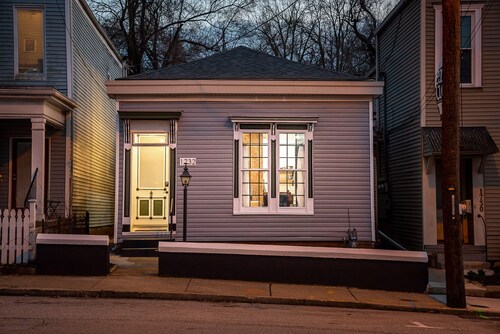 New! Kings on Restaurant Row! HotTub!Close to NuLu