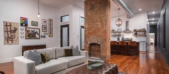 New! Kings on Restaurant Row! HotTub!Close to NuLu