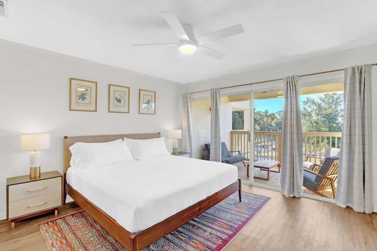 2 bedrooms, desk, iron/ironing board, WiFi