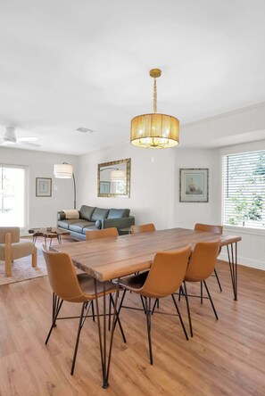 Interior - Fly Creek Collection - Bluff View (Fairhope)