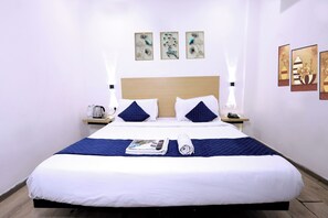 Een bureau, een laptopwerkplek, gratis wifi