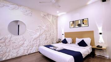 Deluxe Double Room | Desk, laptop workspace, free WiFi