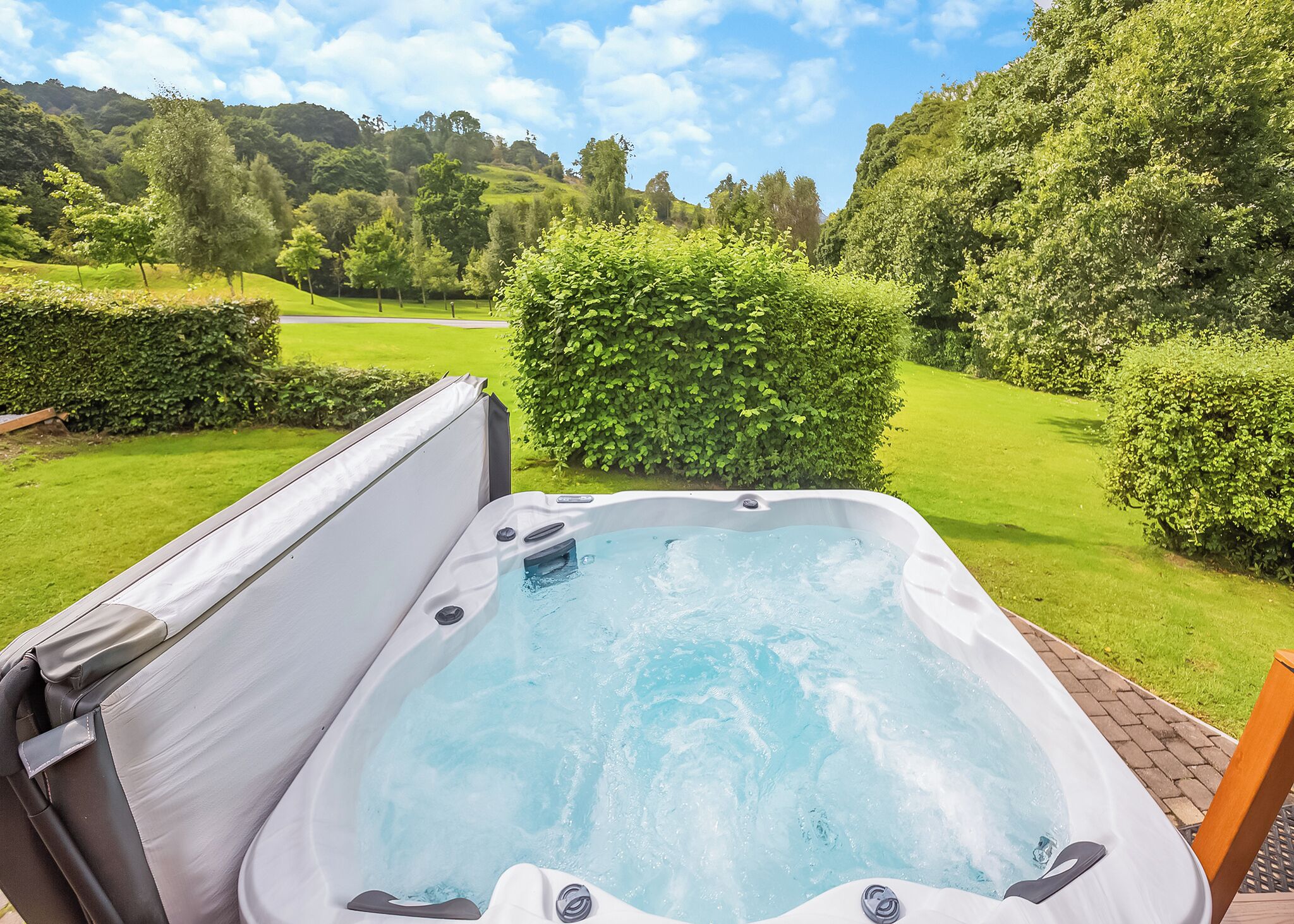 Bain à remous extérieur