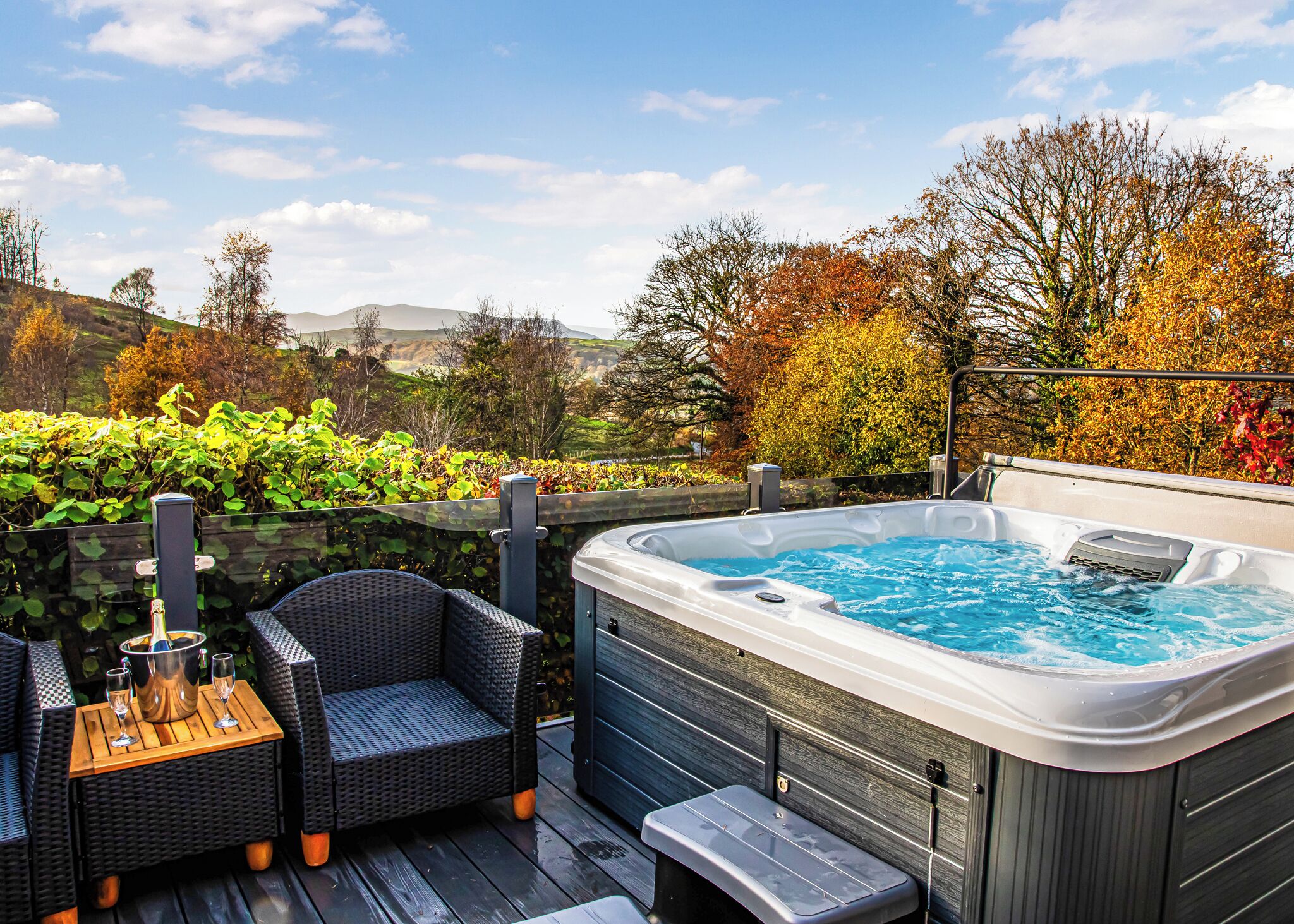 Outdoor spa tub