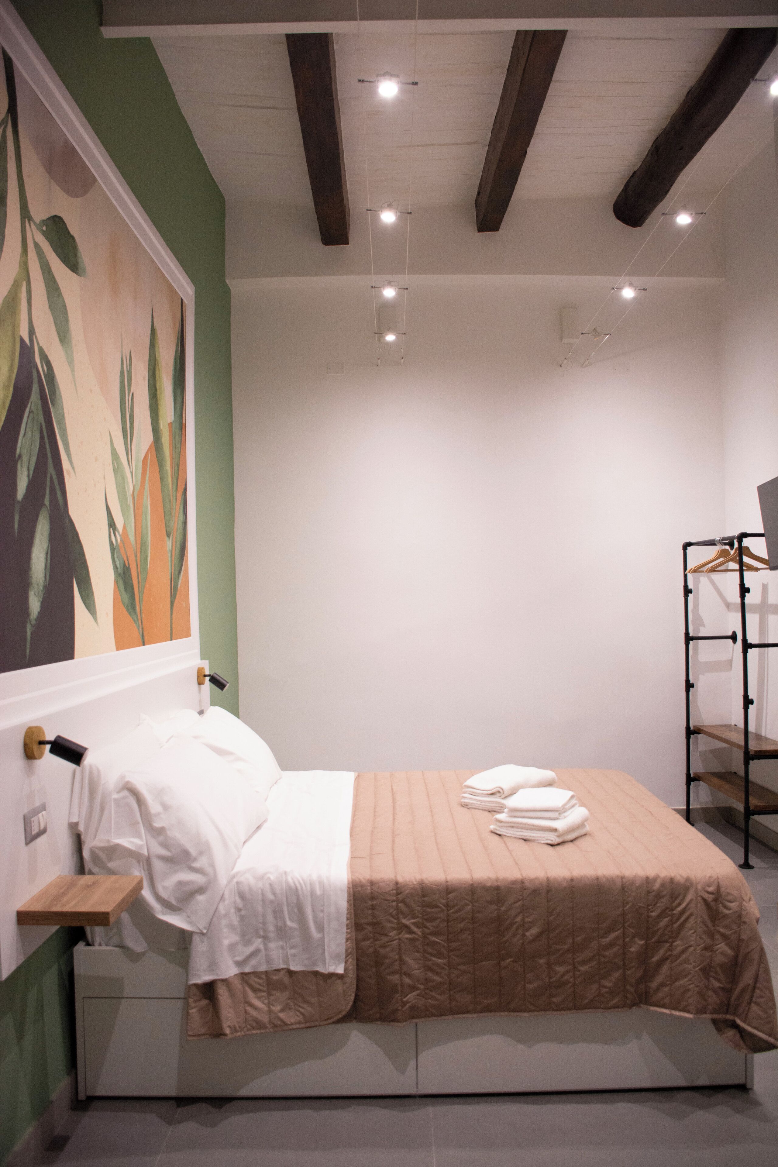 خزنة داخل الغرفة وواي فاي مجانًا