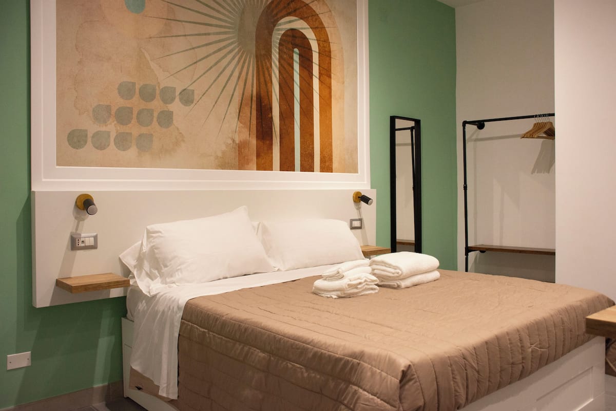 خزنة داخل الغرفة وواي فاي مجانًا