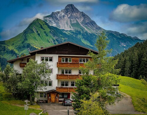 Haus Wallis - Double Room Hokus-Pokus - Ski-In and Out at Ski Arlberg