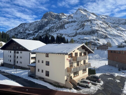 Haus Wallis - Double Room Hokus-Pokus - Ski-In and Out at Ski Arlberg
