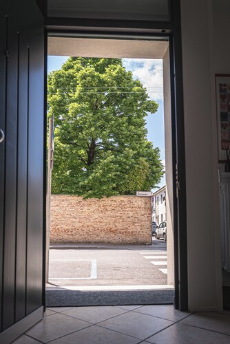 Treviso House: NEW Historic Center with Separate Entrance, Comfort and Privacy