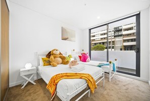 3 bedrooms, iron/ironing board, Internet, bed sheets