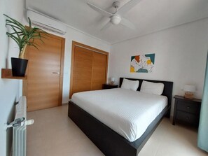 2 slaapkamers, een kluis op de kamer, een strijkplank/strijkijzer
