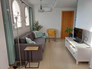 TV - La Casa Mima 2 Bedroom Penthouse with great views, Hacienda Riquelme Golf Resort (Sucina)
