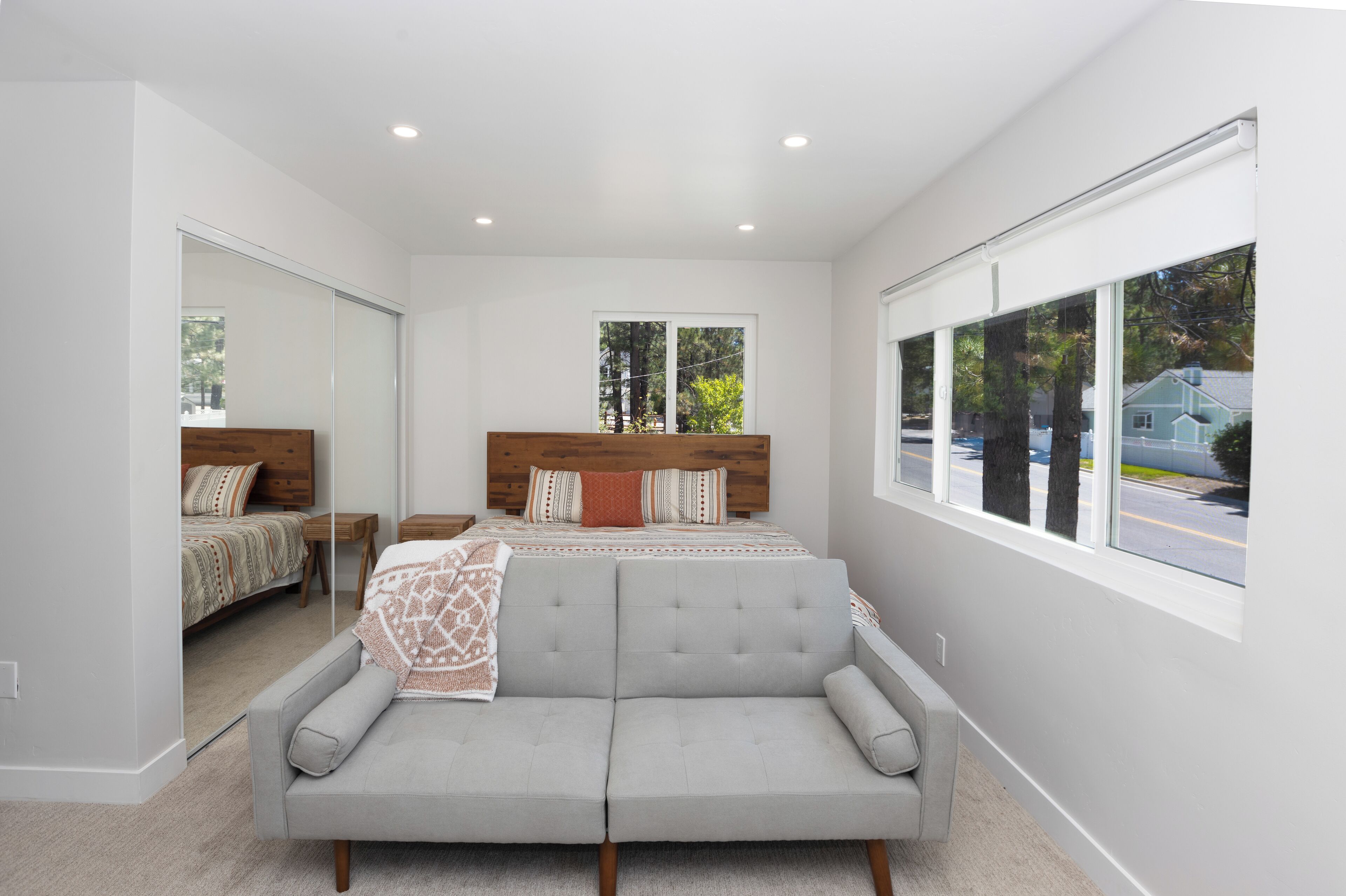 Comfort House, 5 Bedrooms, Patio, Mountain View | Individually decorated, individually furnished, laptop workspace