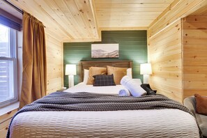 8 habitaciones, escritorio y tabla de planchar con plancha 