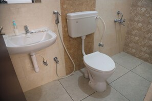 Junior Double Room | Bathroom | Towels, soap