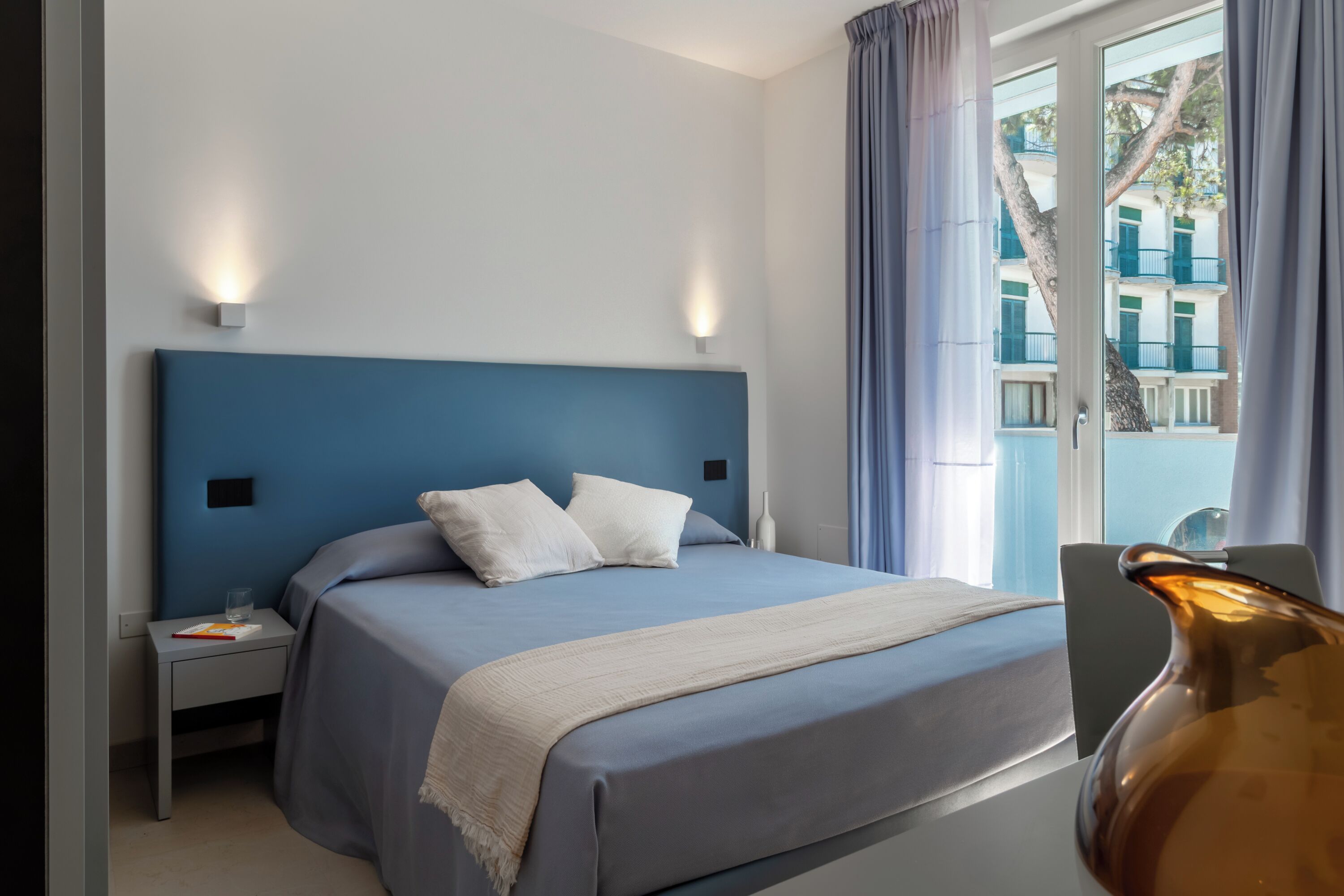 Premium Apartment, Sea View | In-room safe, soundproofing, free WiFi, bed sheets