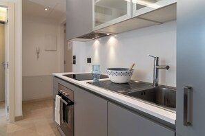 Appartamento Deluxe, 1 letto king con divano letto | Cucina privata | Frigorifero con congelatore, forno, piano cottura, lavastoviglie