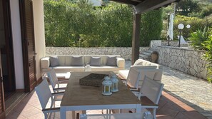 Outdoor dining - Villa Uzzo -Scopello (Sicilia)