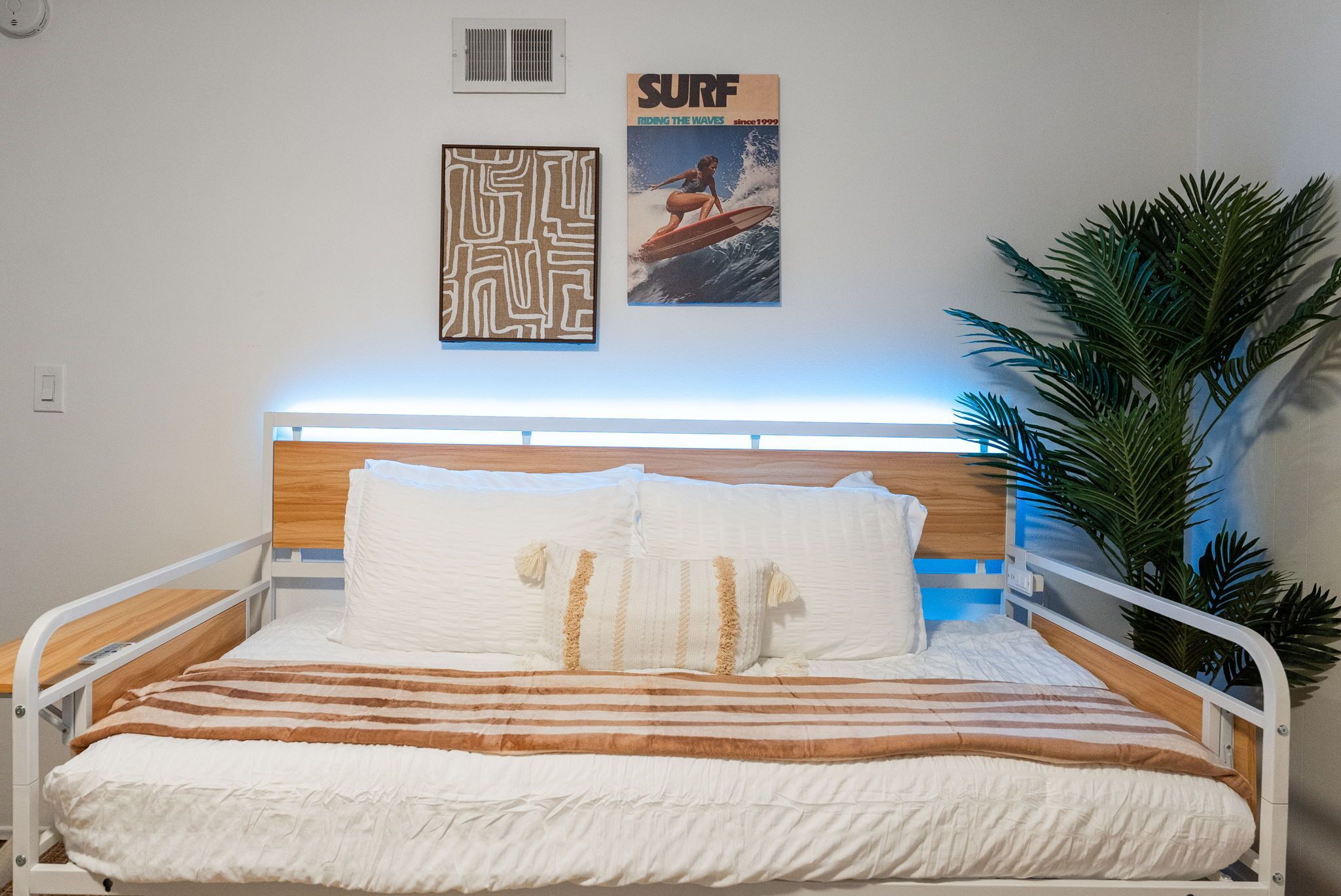 2 bedrooms, bed sheets