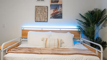 2 bedrooms, bed sheets