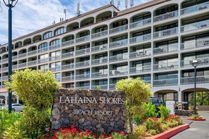 Exterior - Charming Studio by the Beach – Lahaina Shores 420 (Lahaina)