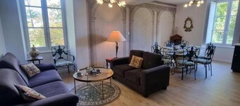 Peaceful cottage in castle with garden, air conditioning