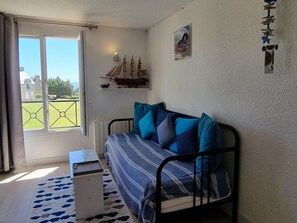 1 bedroom - 2-room apartment, near beach, Arzon (Arzon)