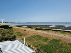 On the beach - Charming house, Internet, pets allowed, 8 ppl, 4 bdrms, Damgan (Damgan)