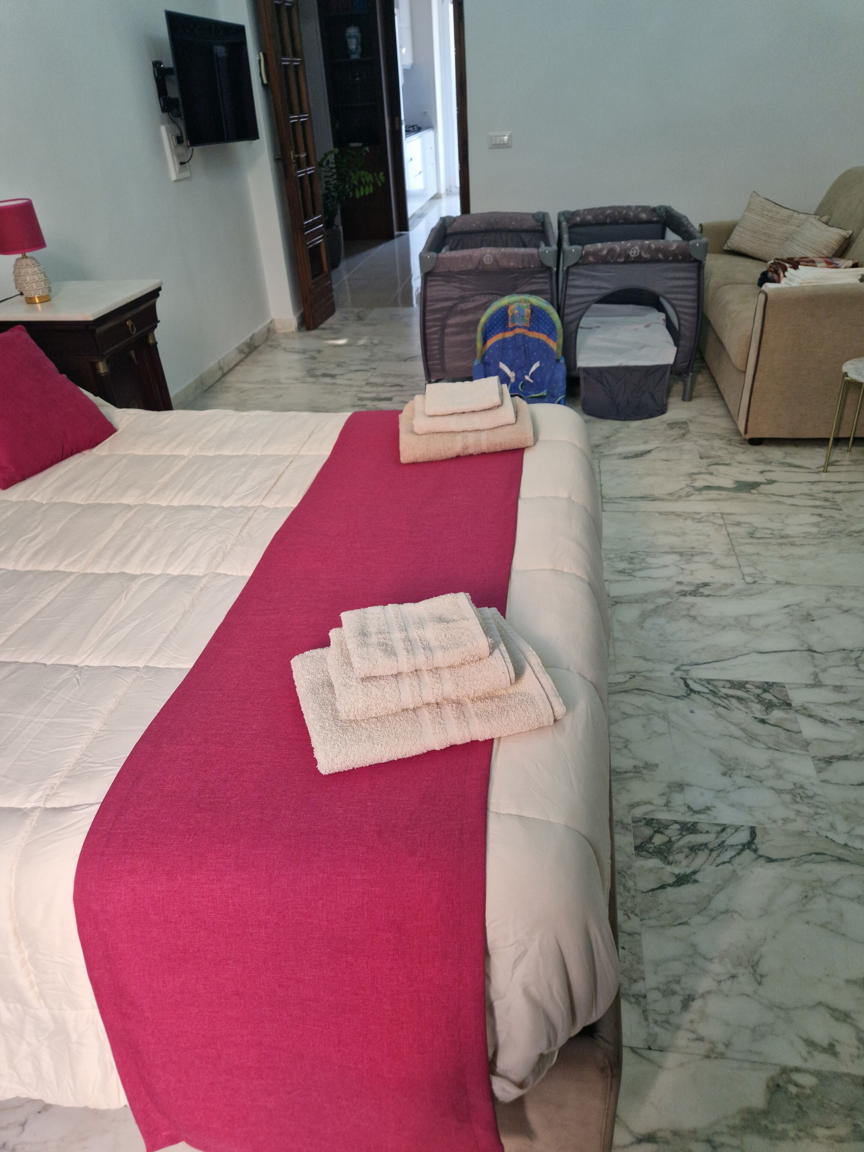 1 camera, ferro/asse da stiro, Wi-Fi, lenzuola