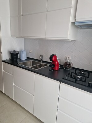 Microwave, oven, stovetop, dishwasher