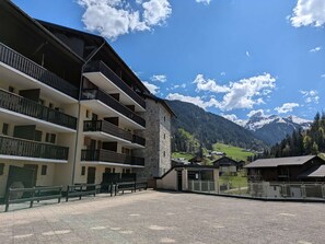 Exterior - Cozy apt for 4, near slopes and pool (Arêches-Beaufort)
