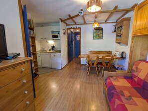 Interior - Cozy apt for 4, near slopes and pool (Arêches-Beaufort)