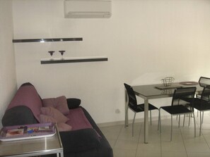 Dining - Modern studio in Balaruc-les-Bains with 2 beds (Balaruc-les-Bains)