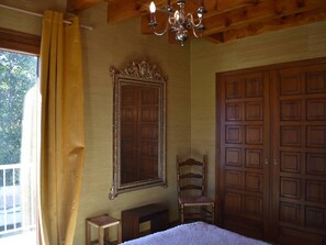 4 bedrooms - Spacious Duplex for 8 with Pyrenees View (Font-Romeu-Odeillo-Via)
