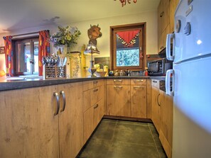 Fridge, microwave, dishwasher - Charming apartment in Morzine for 4 people with parking (Morzine)