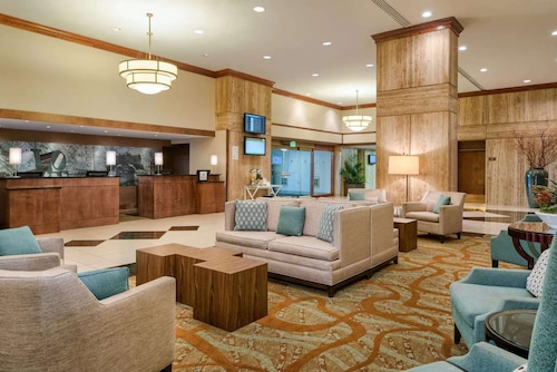 Near PHL Airport + Free Shuttle. Dining. Pool.