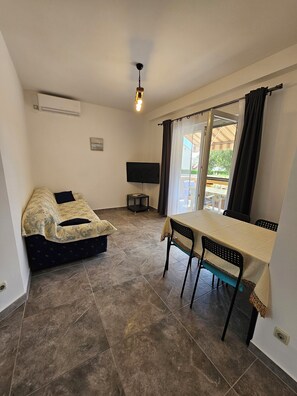 2 Schlafzimmer, Bügeleisen/Bügelbrett, Internetzugang, Bettwäsche