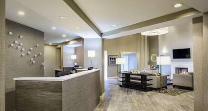 King Room + Free Parking & Free Shuttle