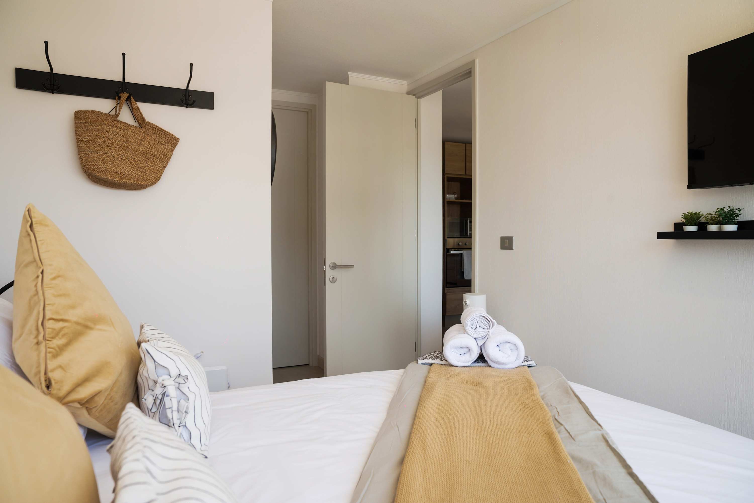 1 habitación, tabla de planchar con plancha, wifi y ropa de cama 