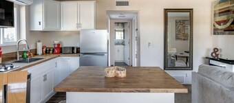 Cozy 1BR Guest House with Mountain View in Simi Valley