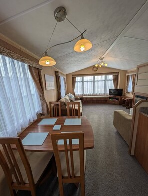 Dining - Camber Sands Holiday Park (Rye)