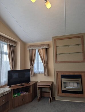 House, 2 Bedrooms, Smoking | Room amenity