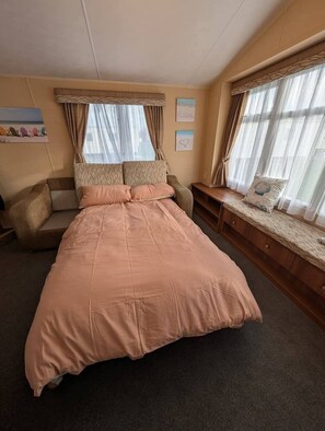 House, 2 Bedrooms, Smoking