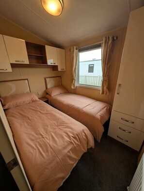 House, 2 Bedrooms, Smoking